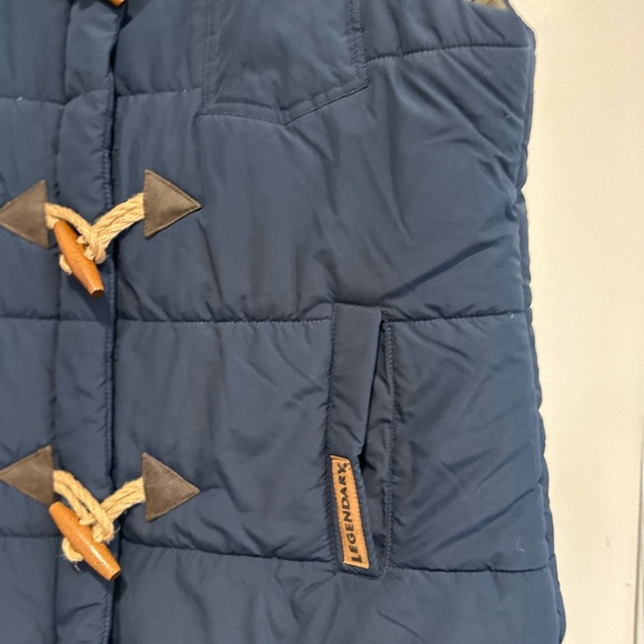 NWOT Legendary Whitetails Womens Sz:M Navy Blue Zip Up Toggle Button Puffer Vest - Picture 8 of 10